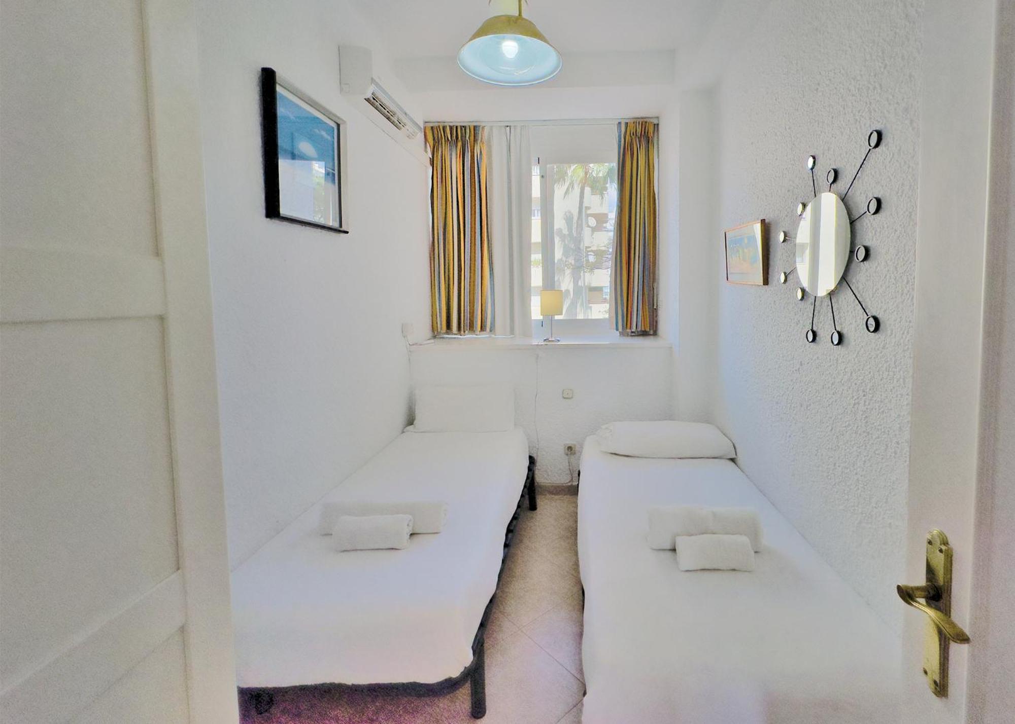 Leilighet Skol 335. Fantastic Beachfront Facing South. Marbella